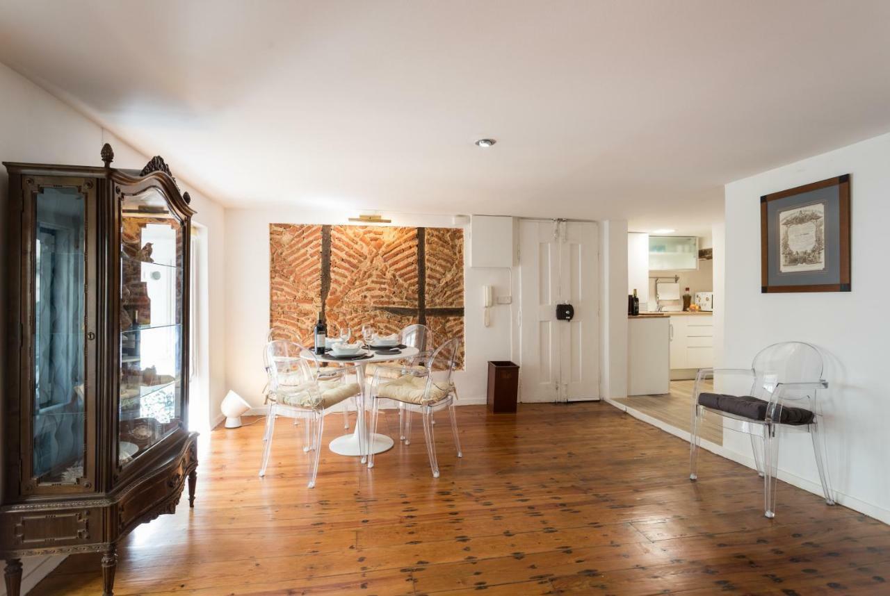 Charming Travessa Do Alcaide Appartement